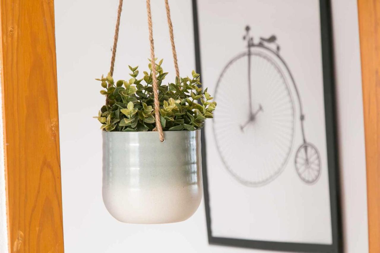 Trendy Lisbon Home With Terrace Lx Factory Bagian luar foto