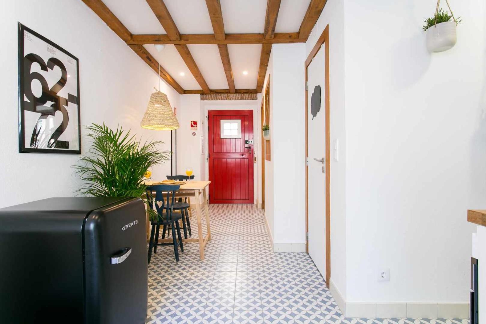 Trendy Lisbon Home With Terrace Lx Factory Ruang foto